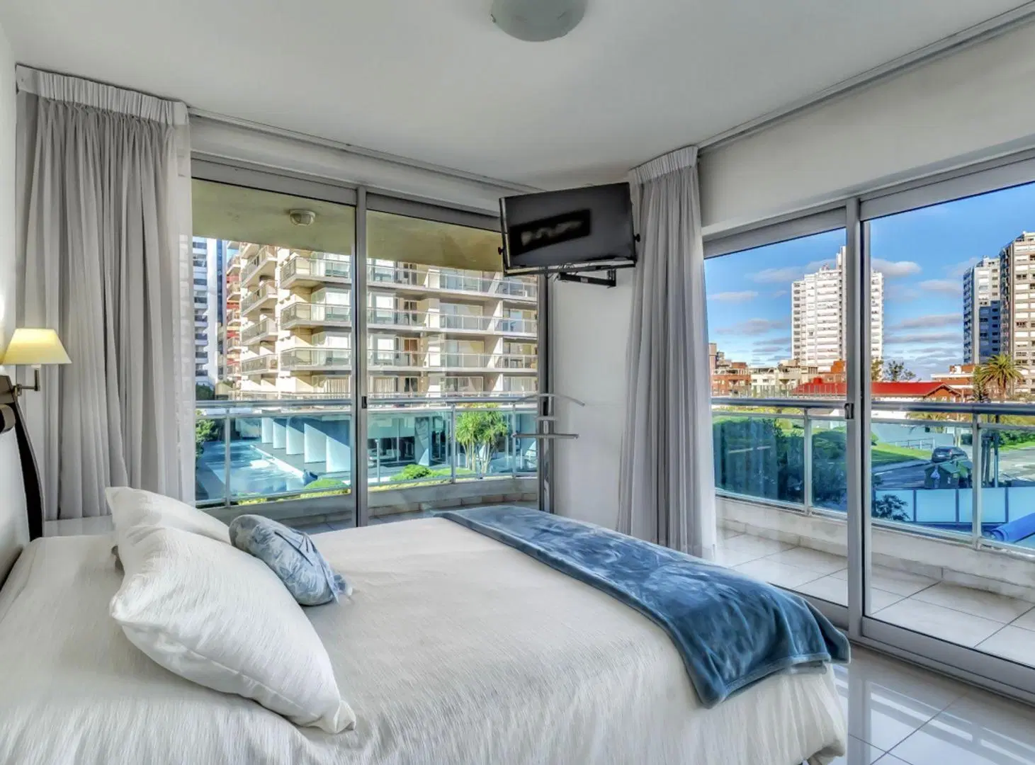 DEPARTAMENTO ESQUINERO UN DOMITORIO A LA VENTA 3
