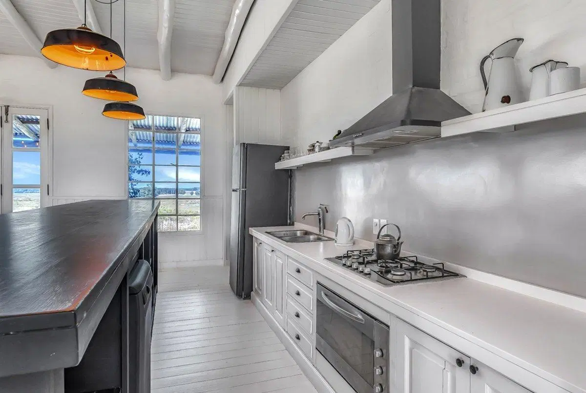 Venta Chacra de 5há con casa de 4 dormitorios 4