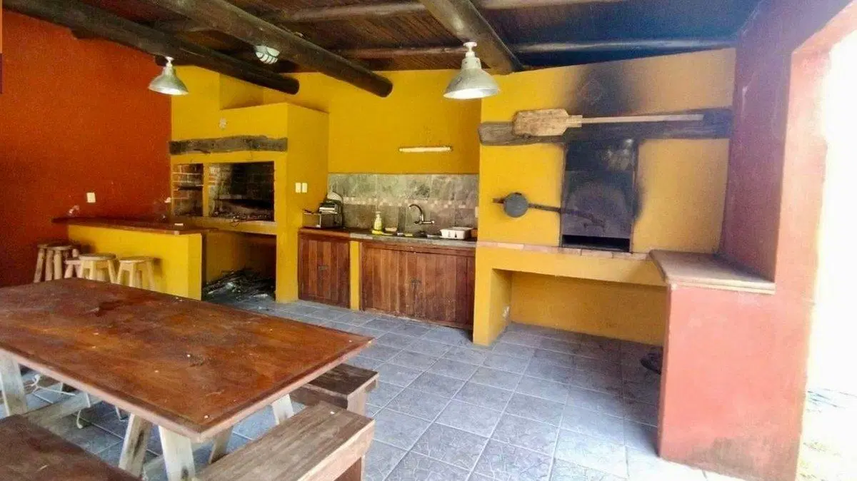 Casa de 4 dormitorios en alquiler anual en Pinares 2