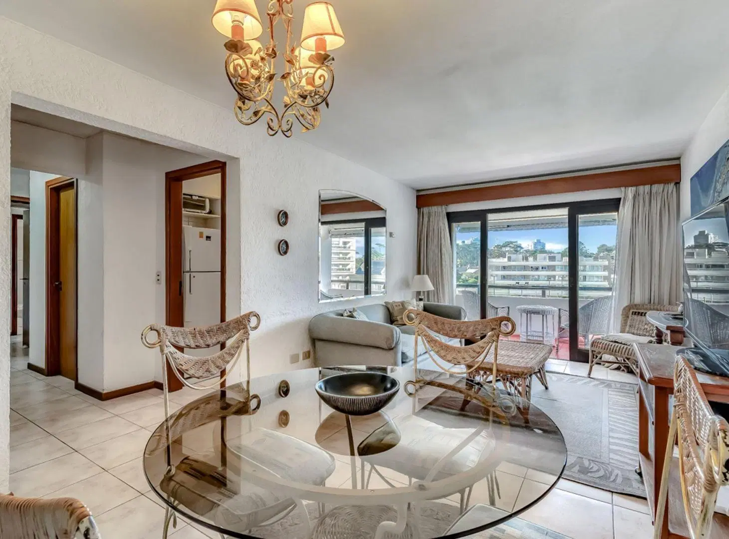 Venta apartamento de 2 Dormitorios en Playa Mansa 3