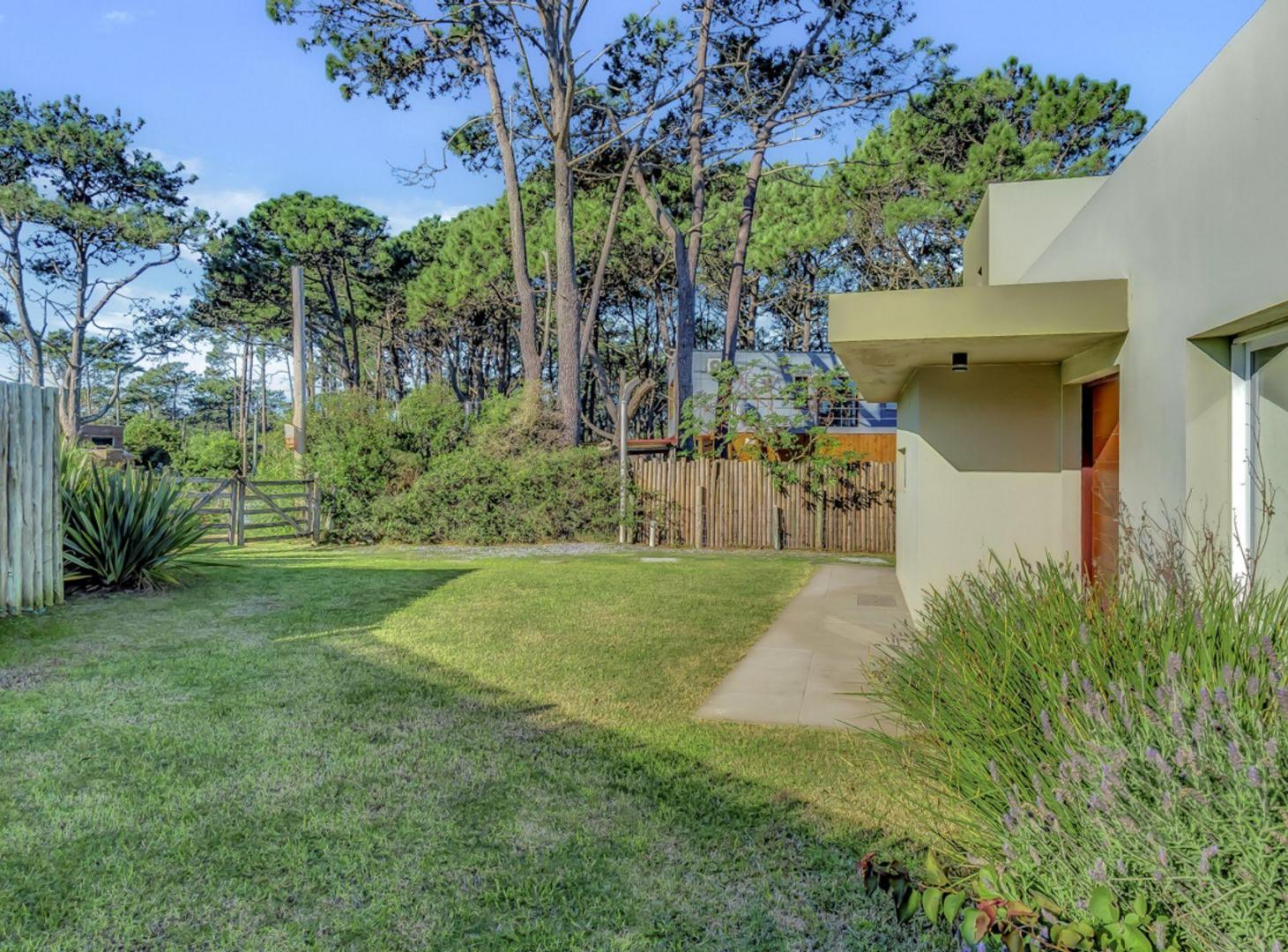 VENTA CASA 3 DORMITORIOS PUNTA COLORADA