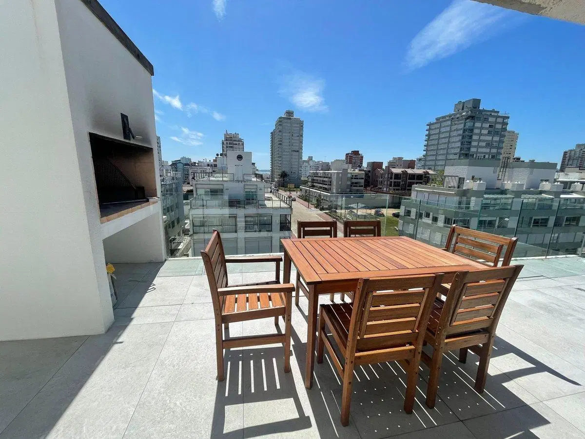 Venta departamento en Punta del este frente al mar 2