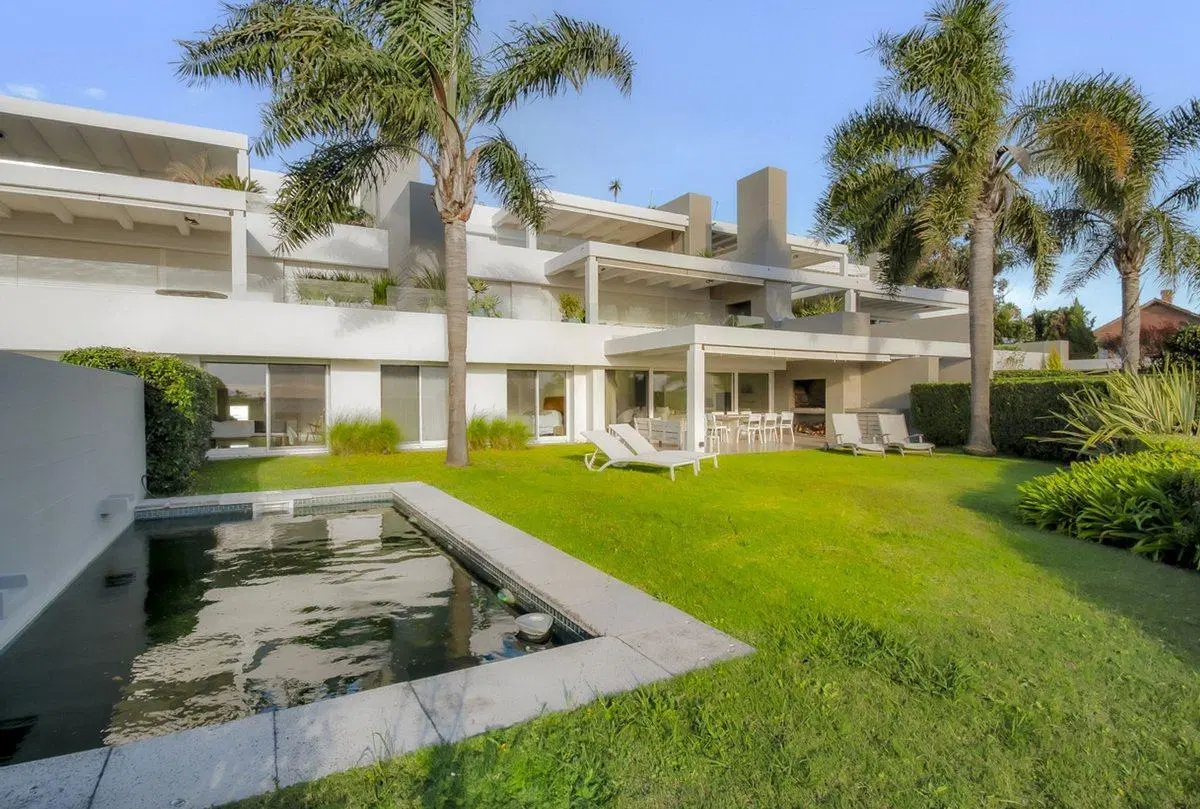 VENTA EN PUNTA BALLENA 3 DORMITORIOS CON PISCINA 4