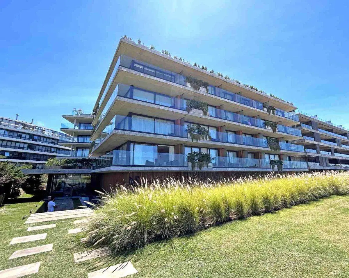 Venta Apartamento Playa Mansa Primera Linea 2 dorm 5