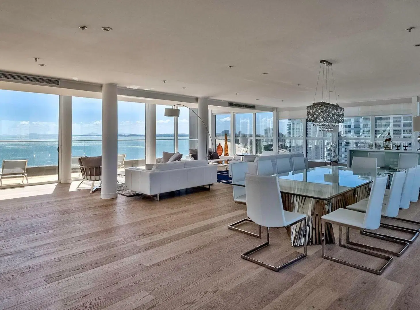 APARTAMENTO 5 DORMITORIOS EN VENTA PLAYA MANSA 2