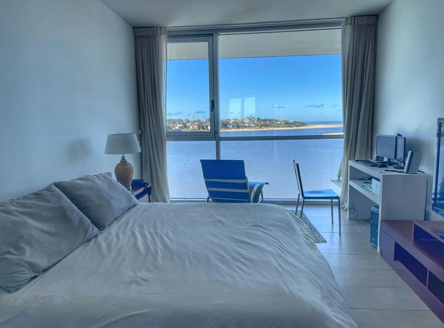 Venta de exclusivo apartamento en La Barra 5