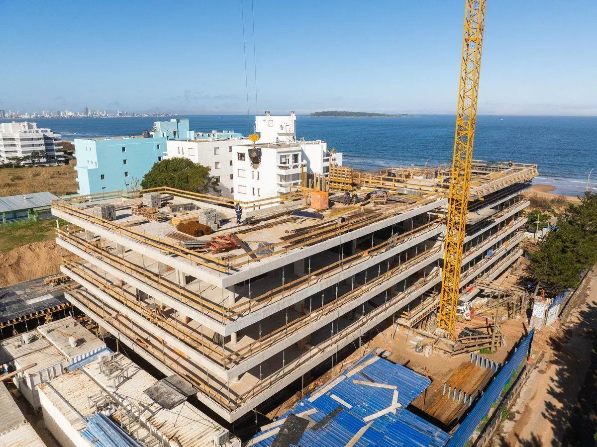 APARTAMENTO EN VENTA 3 DORMITORIO CON VISTA 4