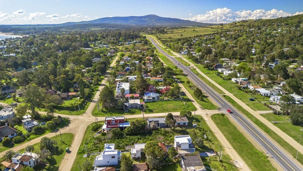VENTA TERRENO PIRIAPOLIS  A METROS DEL MAR 4