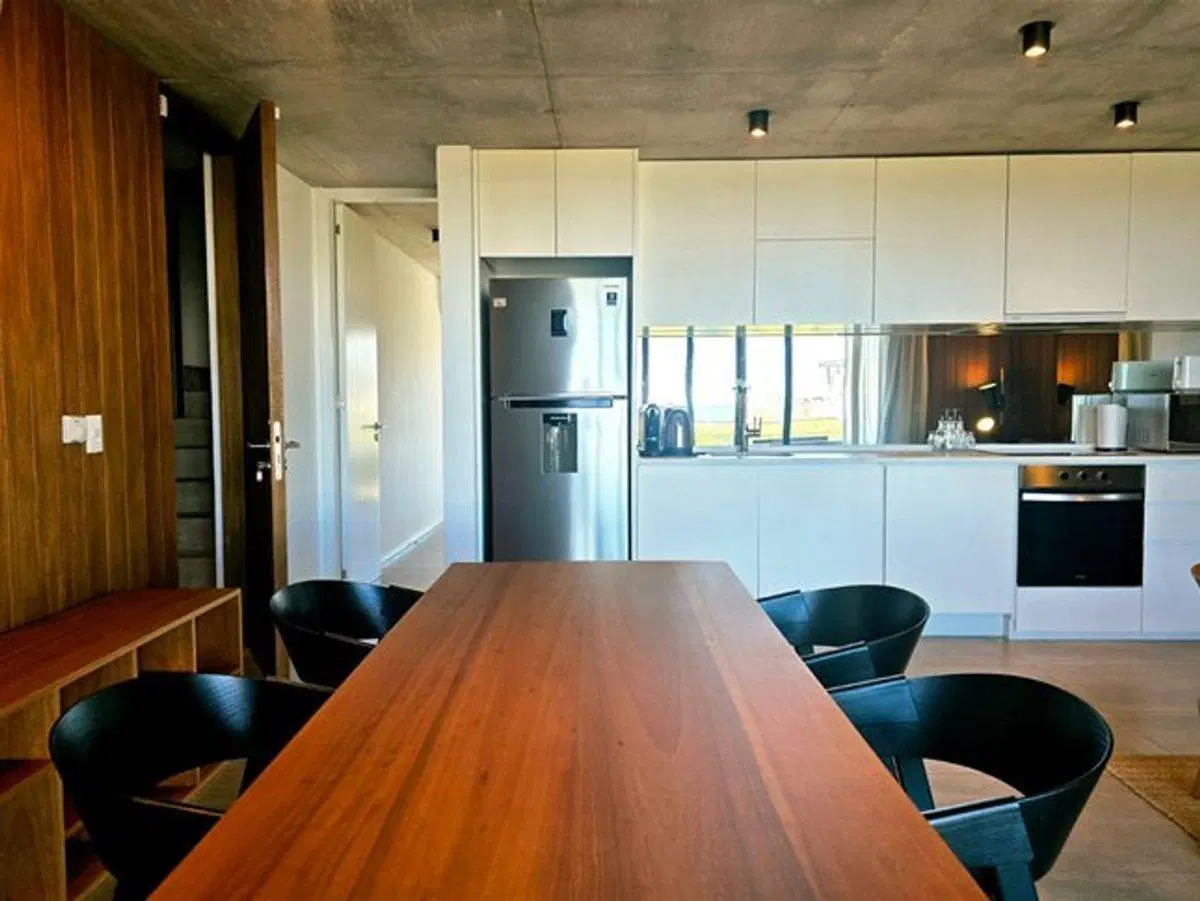SEMIPISO EN VENTA EN MANANTIALES,2 DOR/2 BAÑOS 5