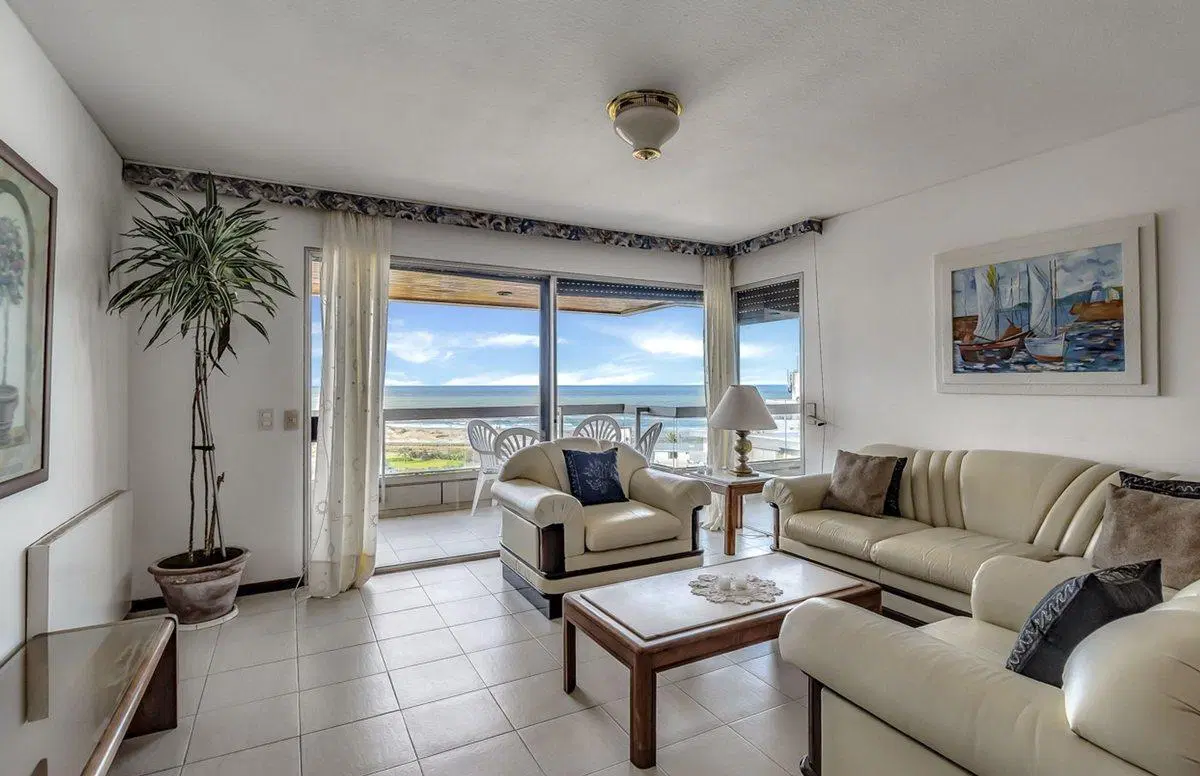 DEPARTAMENTO EN VENTA FRENTE AL MAR PARADA 1 MANSA 2