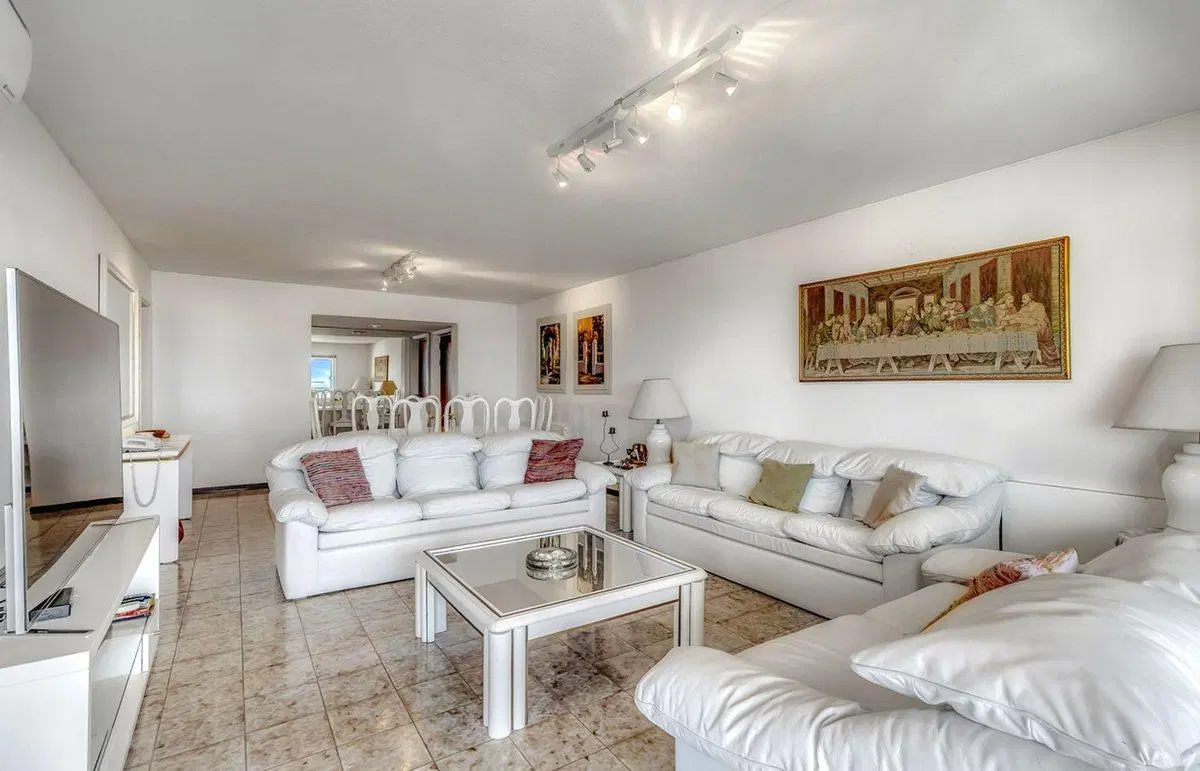 APARTAMENTO EN VENTA FRENTE AL MAR MANSA PISO ALTO 2