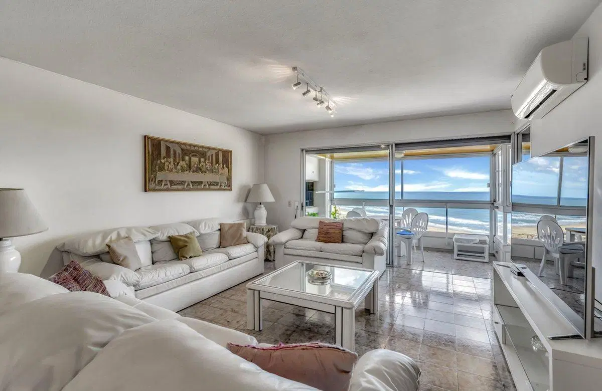 APARTAMENTO EN VENTA FRENTE AL MAR MANSA PISO ALTO 3