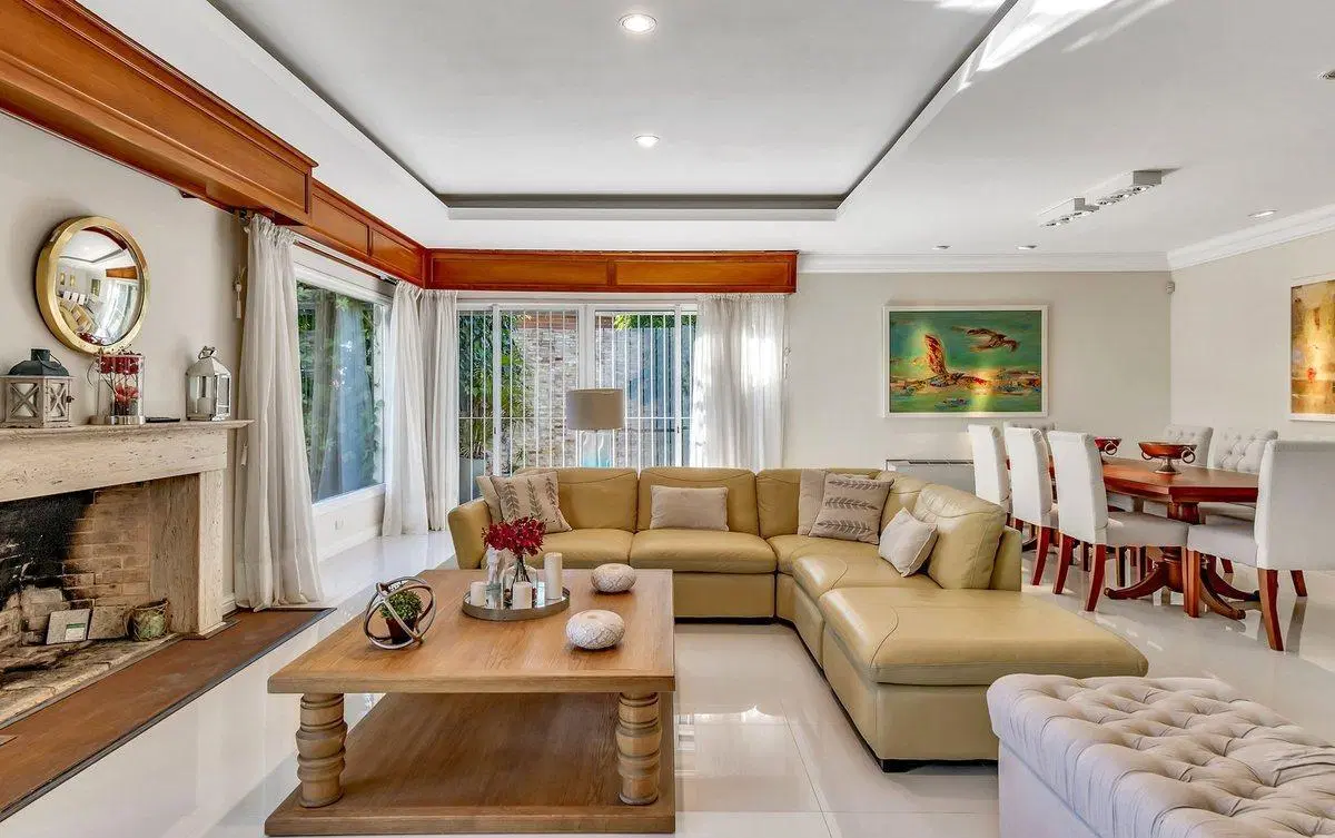 CASA RECICLADA VENTA PLAYA MANSA A PASOS DEL MAR 2