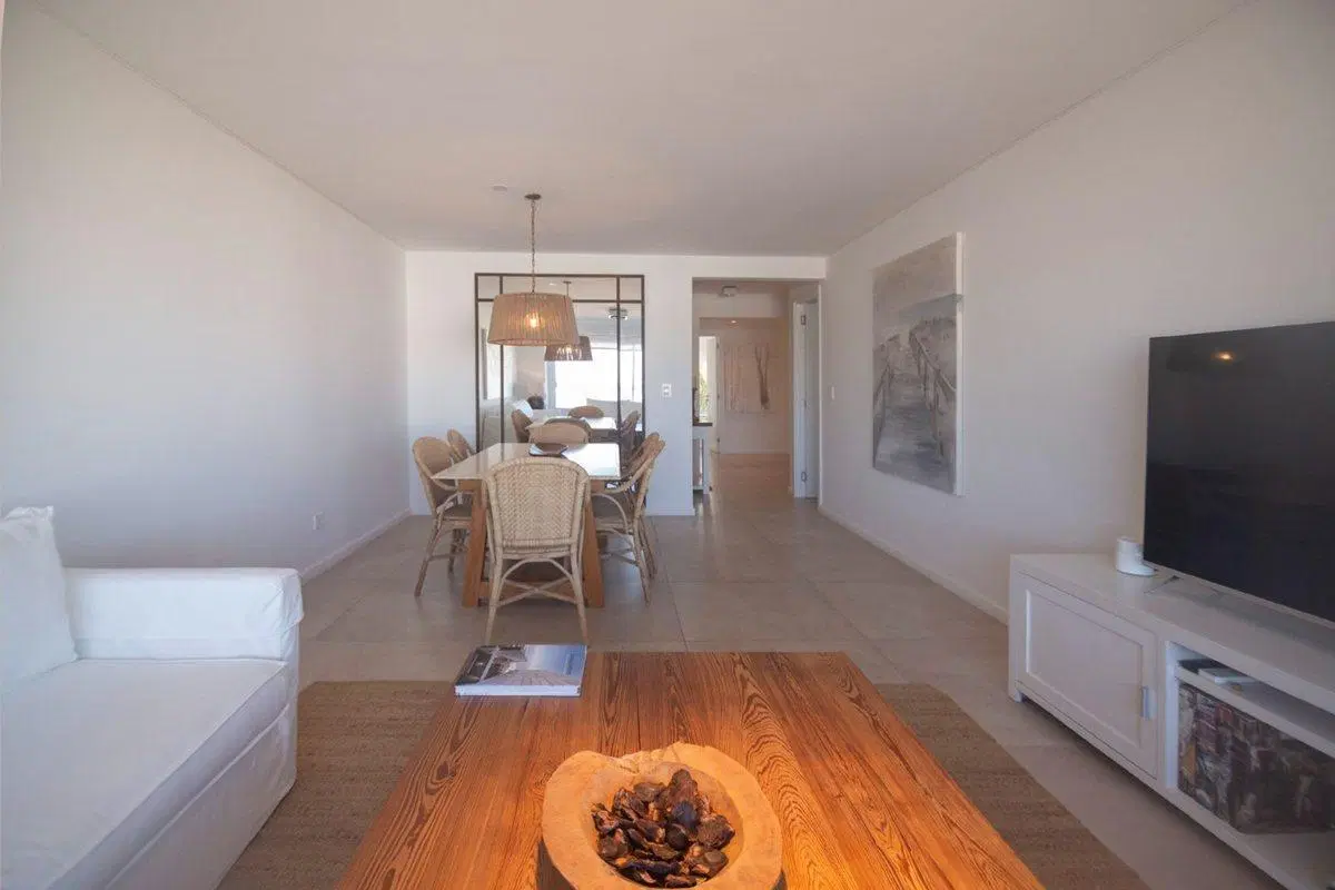 Alquiler 3 suites Pent house, mucama y piscina 1