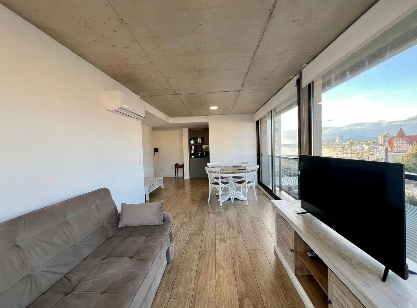 Apto en Venta a 1 cuadra de la Playa Piriápolis 1