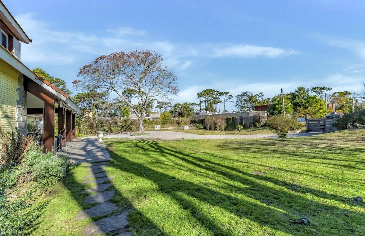 En venta casa en Punta del este Playa Mansa 8
