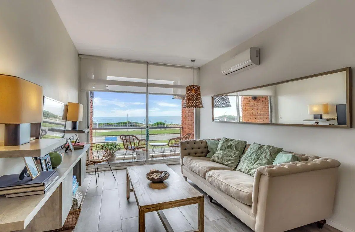 Venta Apartamento de 2 Dormitorios Frente al Mar! 4
