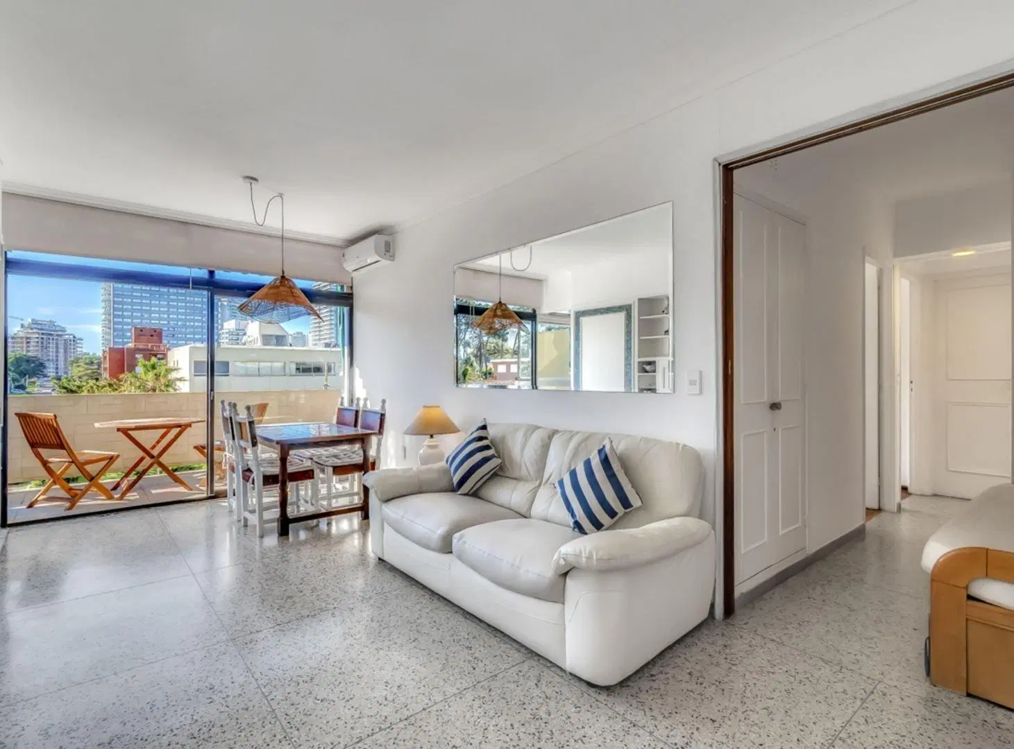 VENTA APARTAMENTO GARAJE AIDY GRILL PUNTA DEL ESTE 1