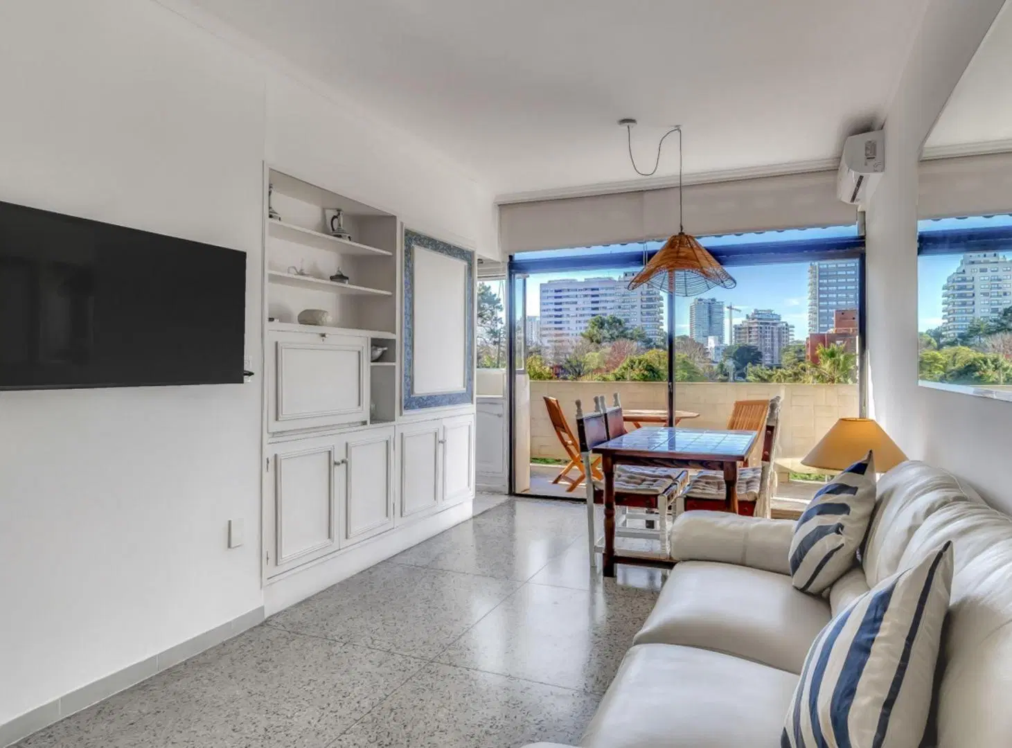 VENTA APARTAMENTO GARAJE AIDY GRILL PUNTA DEL ESTE 2