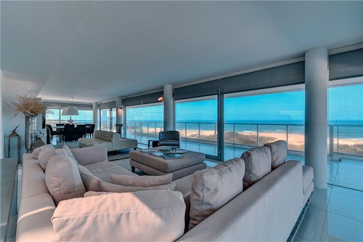 Foto de DEPARTAMENTO PENTHOUSE EN ALQUILER FRENTE AL MAR, imagen 1