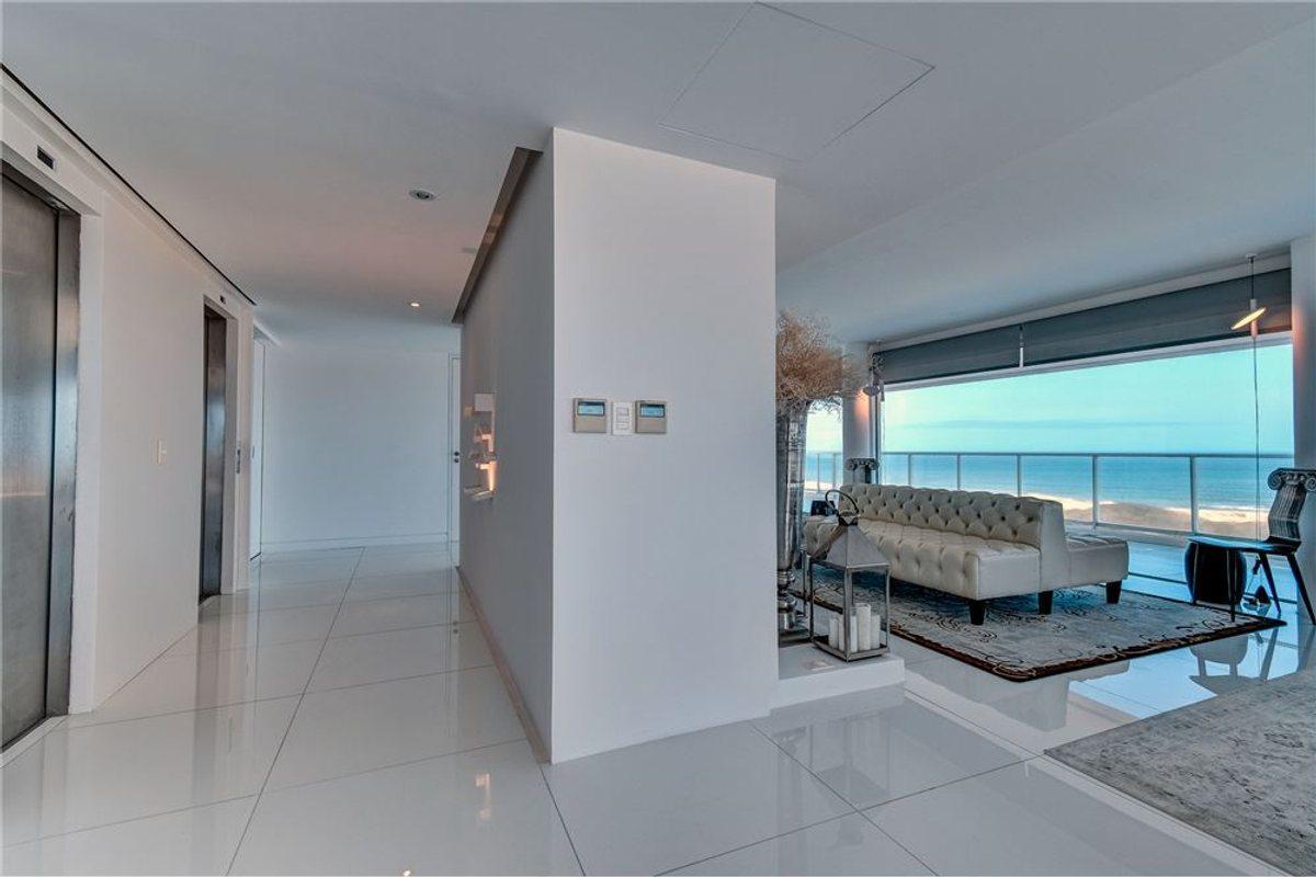 Foto de DEPARTAMENTO PENTHOUSE EN ALQUILER FRENTE AL MAR, imagen 4