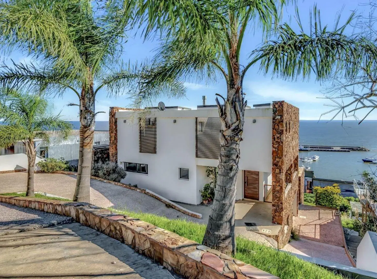 Casa a la Venta Frente al Mar en Piriápolis 4