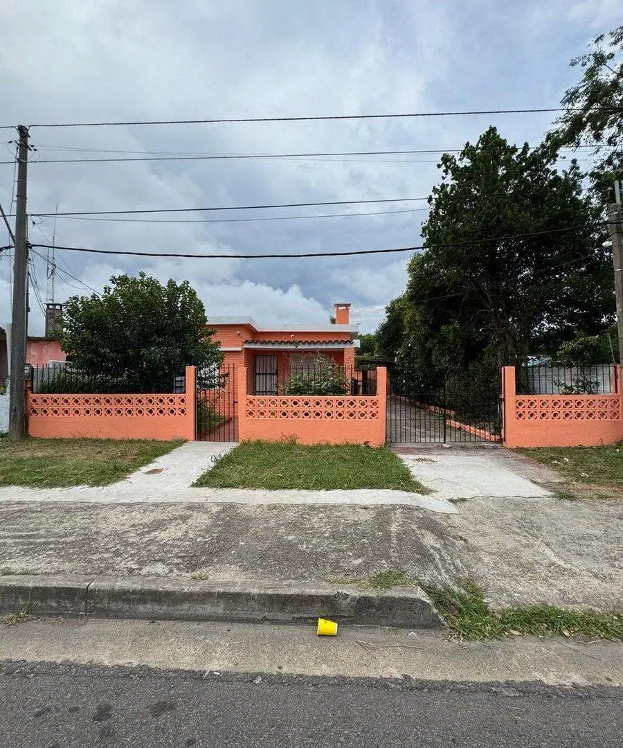 Casa 3 dormitorios, apartamento al fondo Maldonado 1
