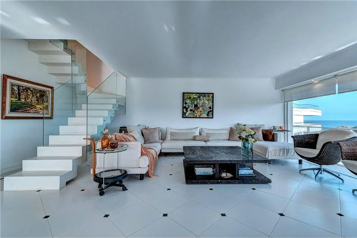 APARTAMENTO PENTHOUSE EN VENTA FRENTE AL MAR +LOFT 8