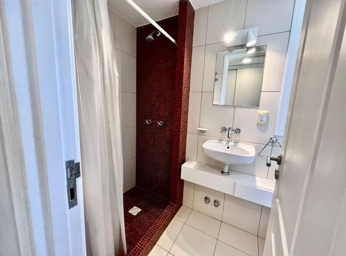 APARTAMENTO EN VENTA 4 DORMITORIOS CON PARRILLERO 4