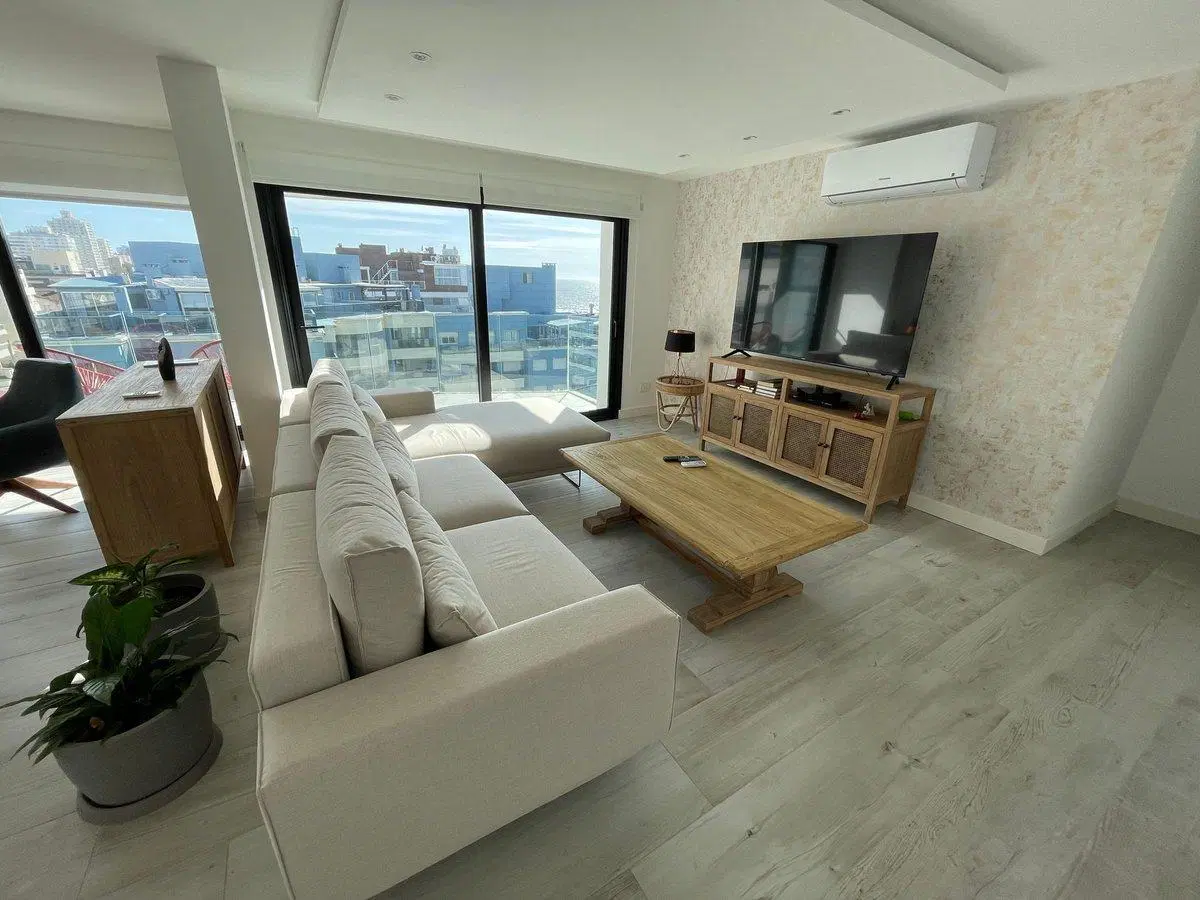 Venta departamento en Punta del este frente al mar 2