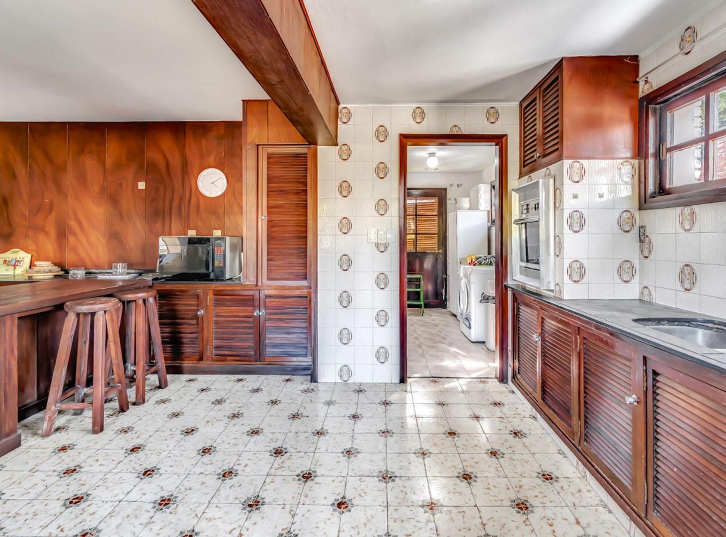Foto de Alquiler Anual Casa de 10 ambientes en Playa Mansa, imagen 4