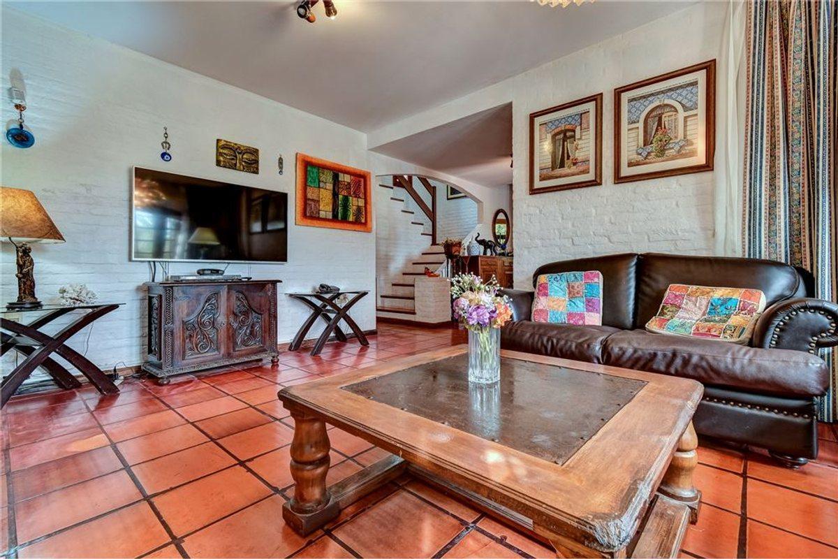 Foto de CASA VENTA PORTEZUELO PUNTA BALLENA 150 M DEL MAR, imagen 2