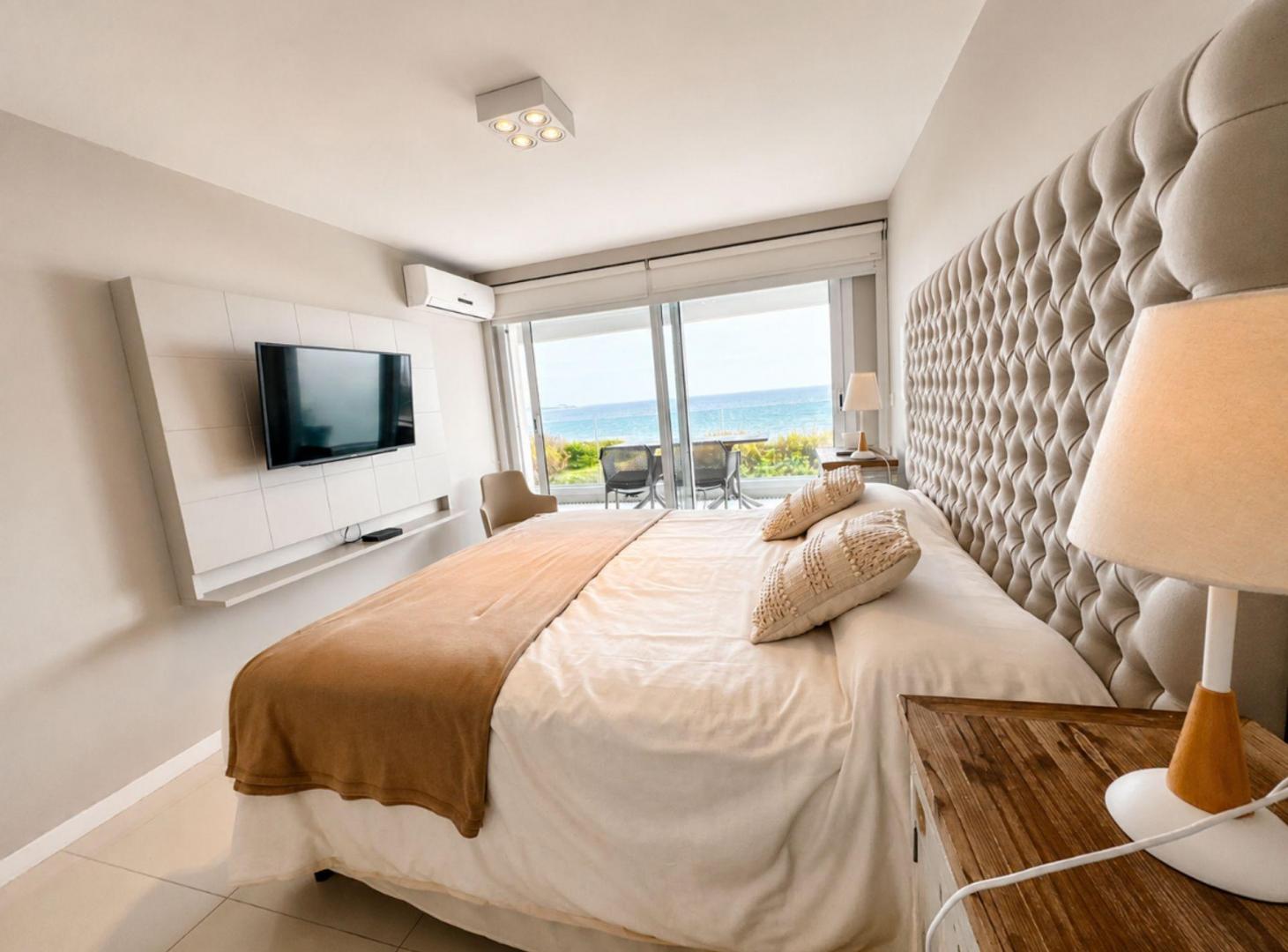 Foto de Venta apartamento 2 suites+dependencia Playa Mansa, imagen 4