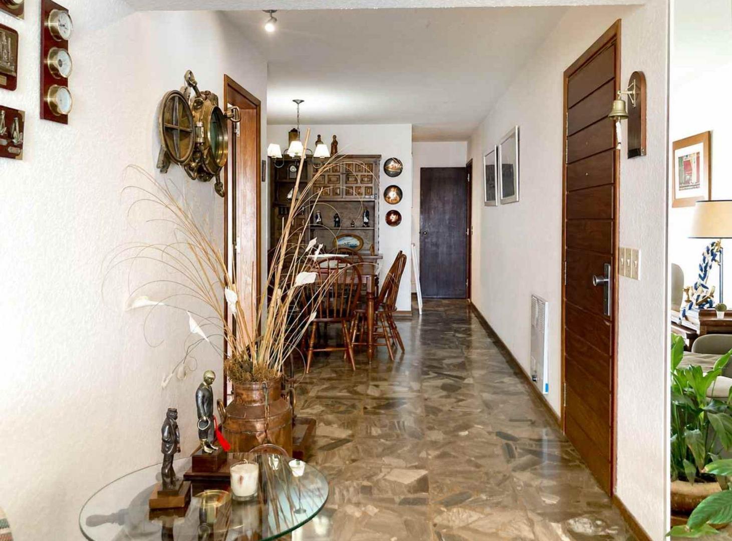 Foto de Depto 3 dormitorios y 2 baños Frente al mar, imagen 2
