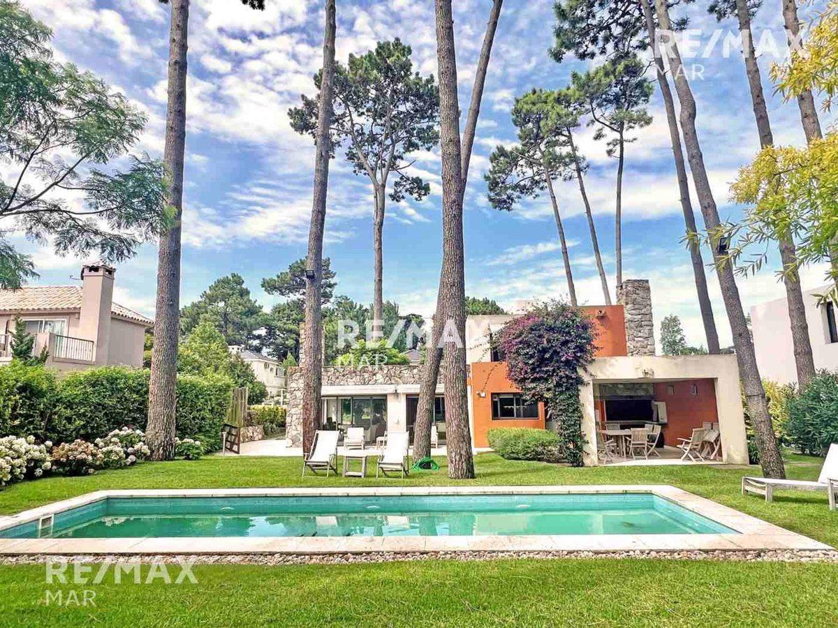 Foto de Venta Casa 3 Suites y servicio en Boulevard Park, imagen 1