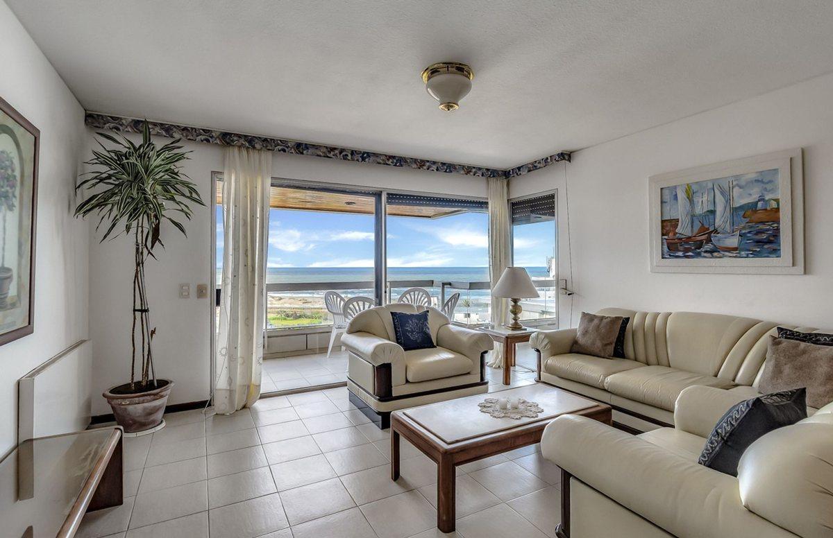 Foto de DEPARTAMENTO EN VENTA FRENTE AL MAR PARADA 1 MANSA, imagen 2