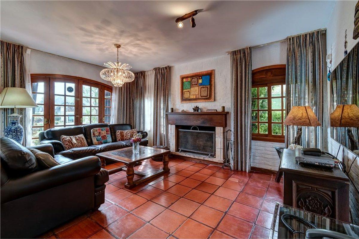 Foto de CASA VENTA PORTEZUELO PUNTA BALLENA 150 M DEL MAR, imagen 1