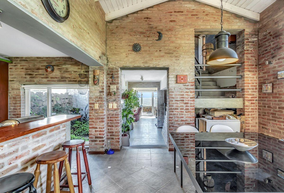 Foto de Casa en venta frente al mar en Piriapolis, imagen 3
