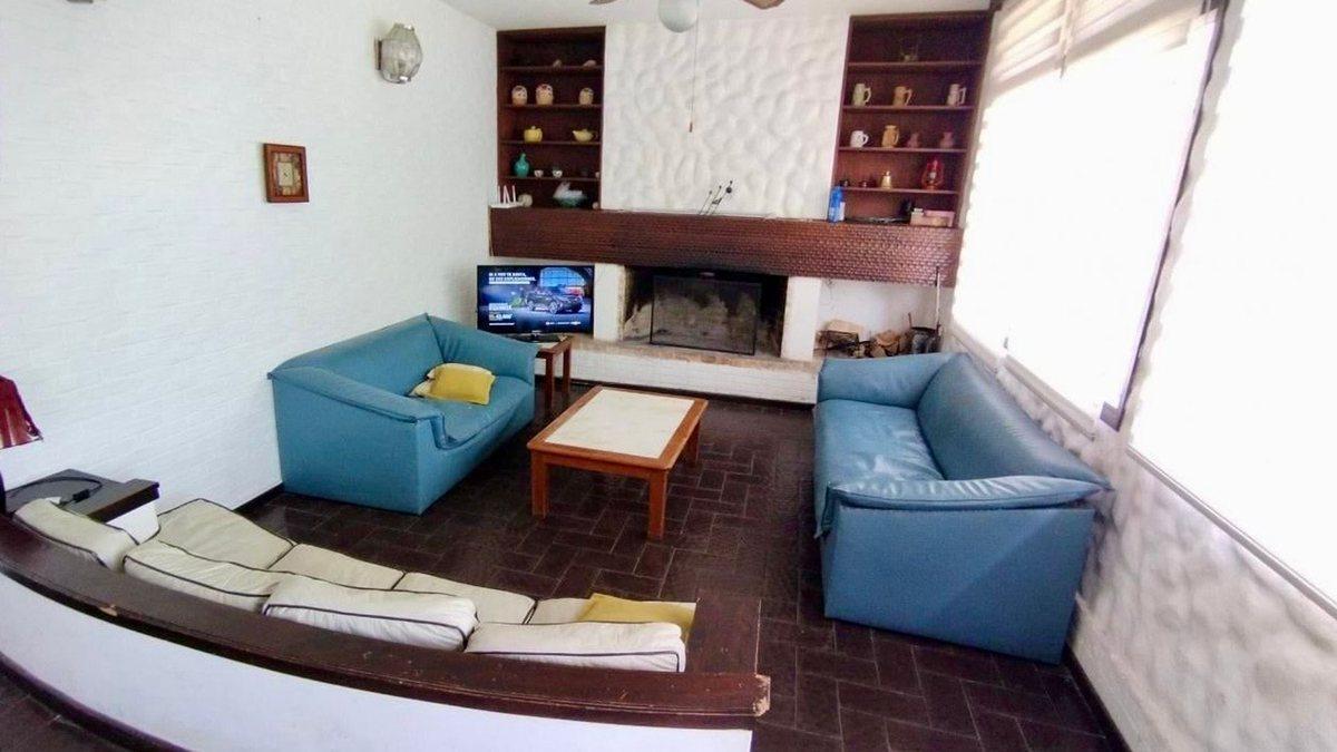 Foto de Casa de 4 dormitorios en alquiler anual en Pinares, imagen 2