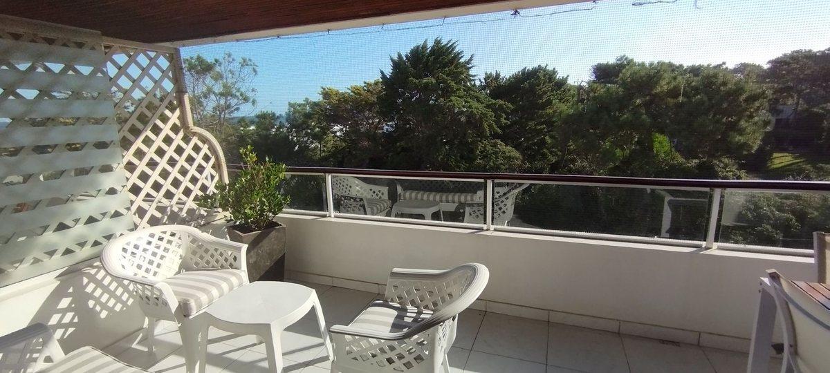 Foto de Alquiler apto Brava, 3 dormis y servicio, piscina., imagen 1