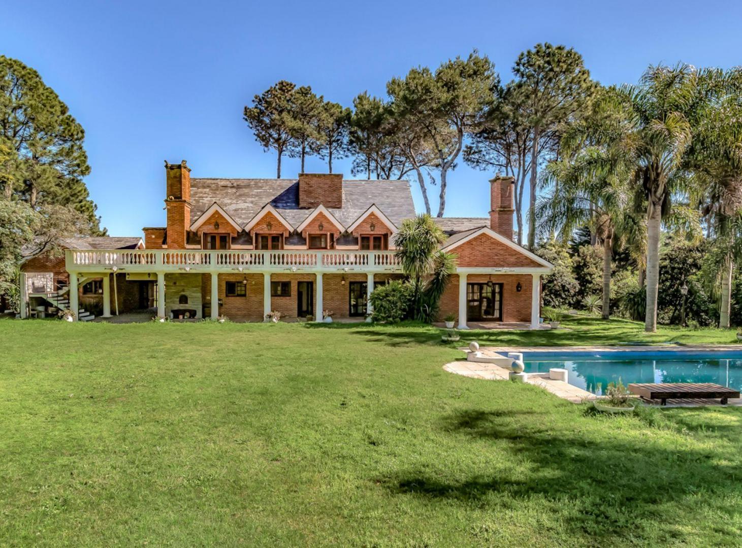 Foto de CASA VENTA 4 DORMITORIOS BEVERLY HILLS, imagen 1