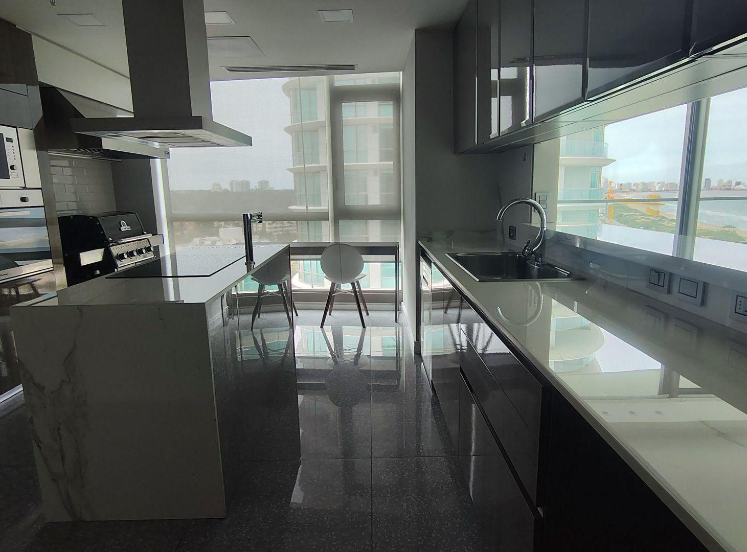 Foto de Venta apartamento Fendi 4 dormitorios en suite, imagen 2