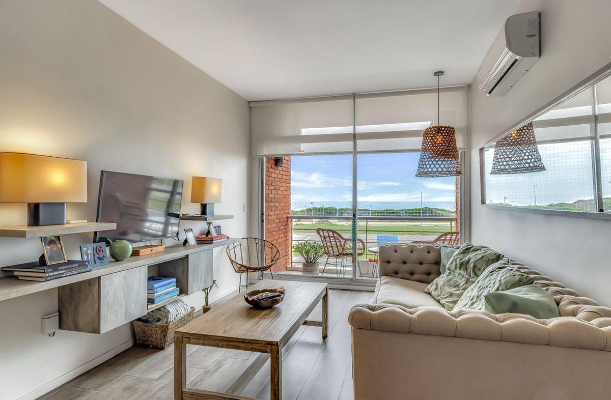 Foto de Venta Apartamento de 2 Dormitorios Frente al Mar!, imagen 1