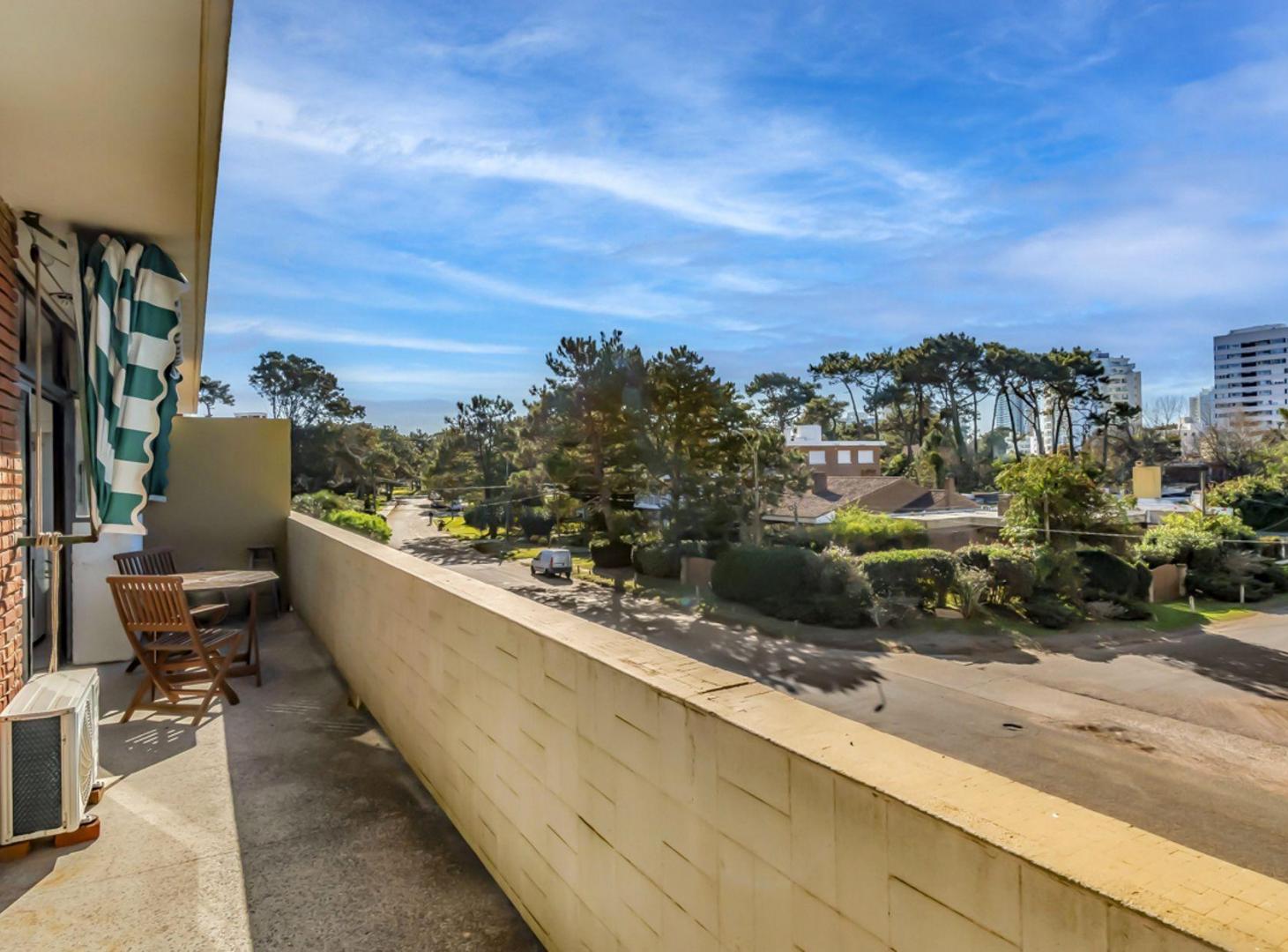 Foto de VENTA APARTAMENTO GARAJE AIDY GRILL PUNTA DEL ESTE, imagen 2