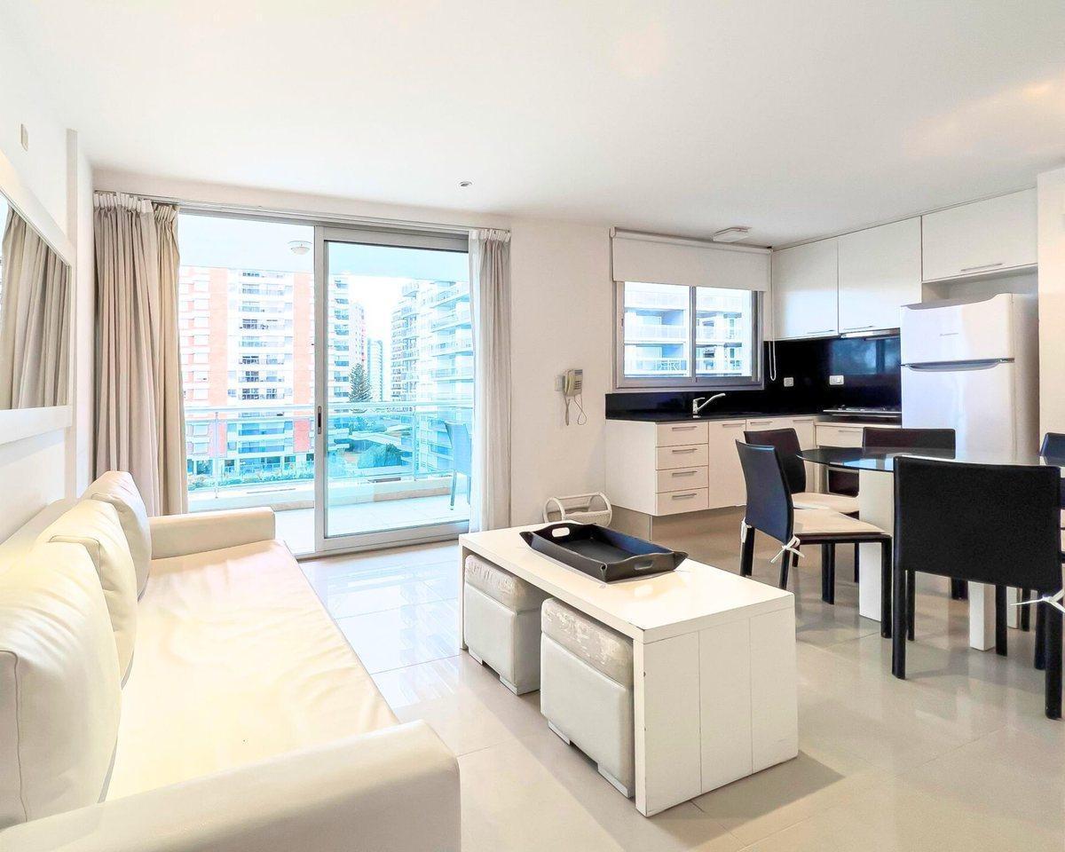 Foto de Venta Apartamento 2 Dormitorios Punta del Este, imagen 2