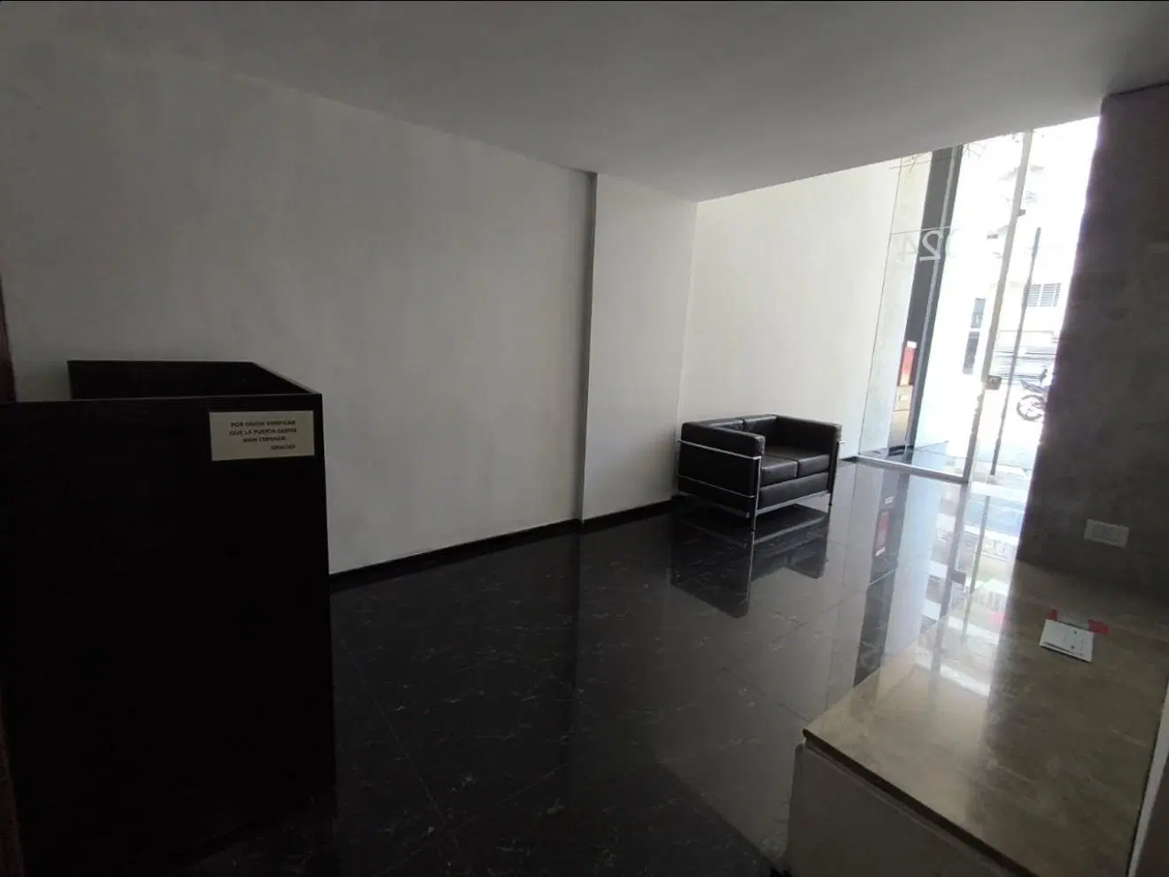 MONOAMBIENTE APTO PROFESIONAL 3