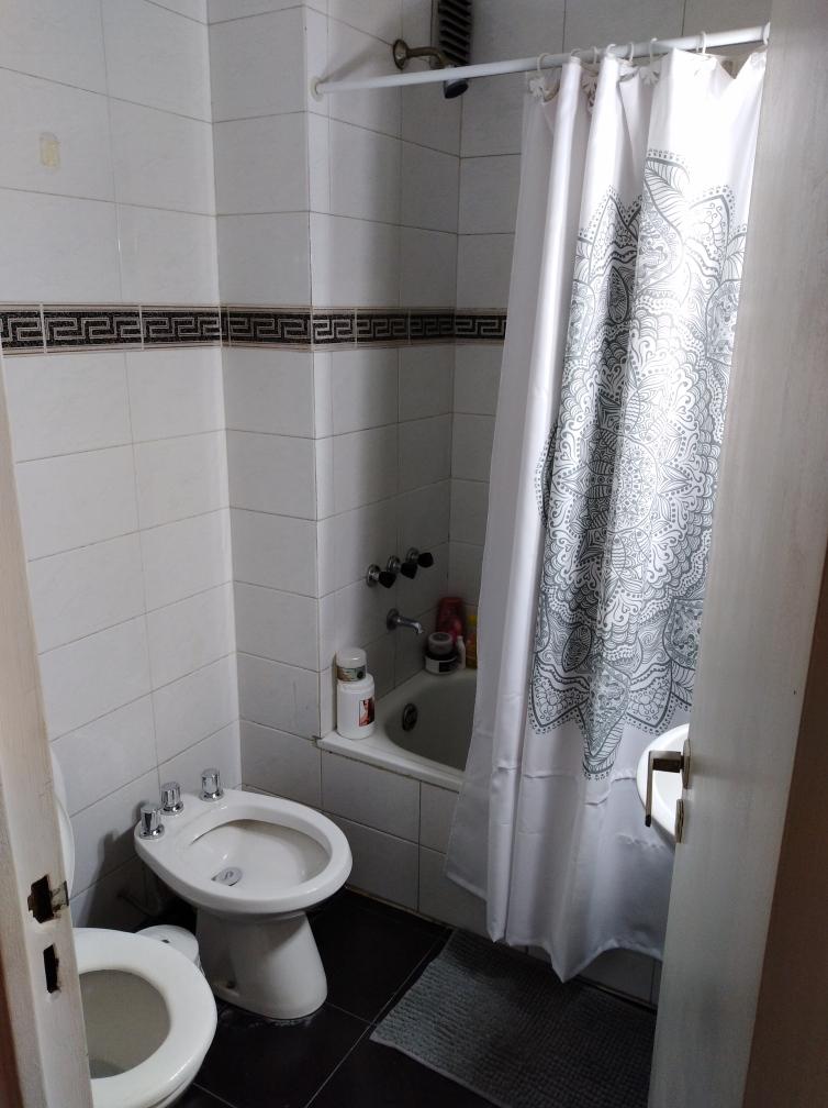 Foto de Monoambiente de 38m2 al frente - Lanús Oeste. Excelente ubicación, imagen 1