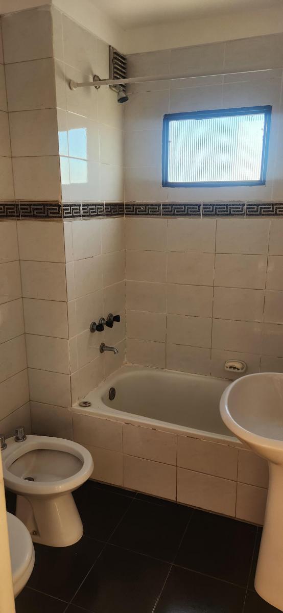Foto de Monoambiente de 38m2 al frente - Lanús Oeste. Excelente ubicación, imagen 2