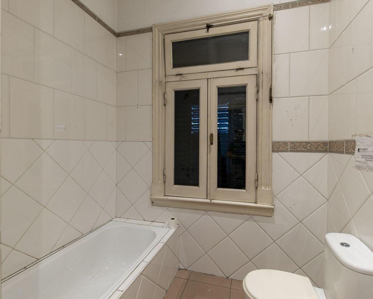 Venta de Casa 10 Amb Lote Propio Apto Prof. en Caballito 4