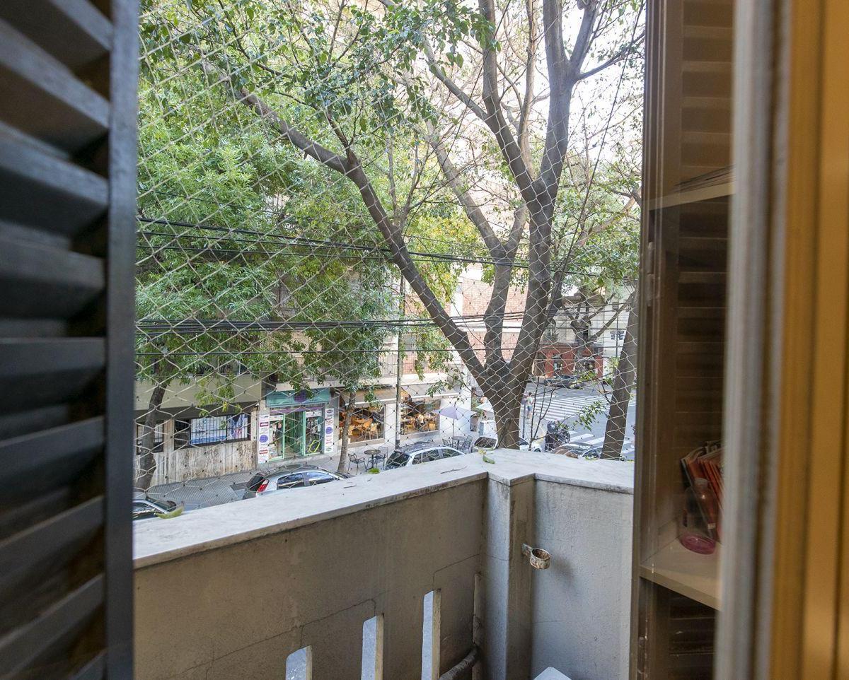 Venta de Casa 10 Amb Lote Propio Apto Prof. en Caballito 3